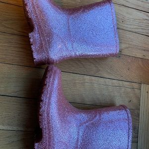 Girls size 7 adorable pink rain boots Gymboree.